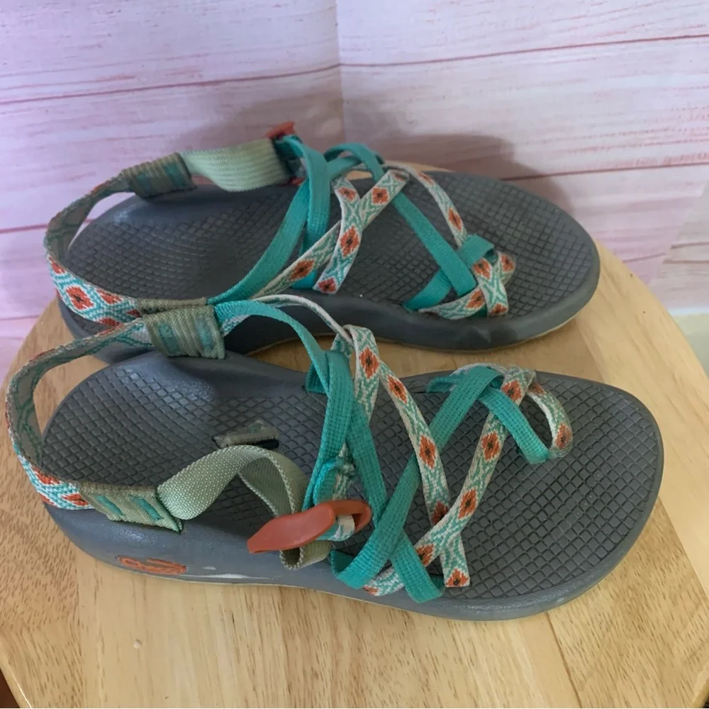Chaco Strappy Sandals‎ Size 6